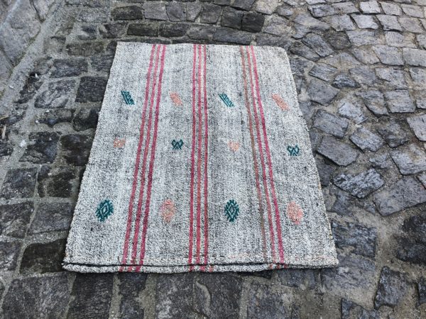 Vintage Kilim Rug TR25232 Image 2