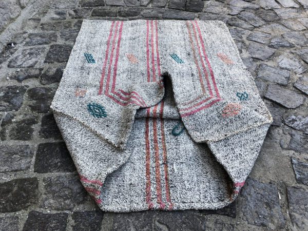 Vintage Kilim Rug TR25232 Image 4