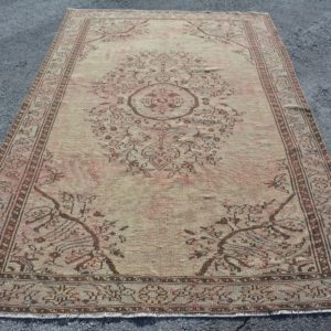 5.7 ft. x 8.7 ft. Vintage Turkish Rug TR97521 Image 1