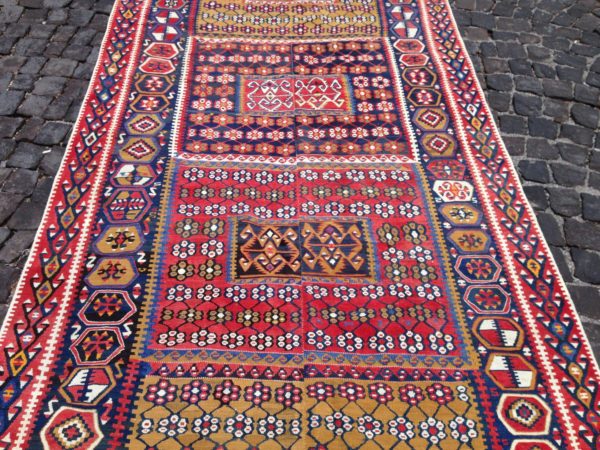 Vintage Kilim Rug TR27472 Image 4