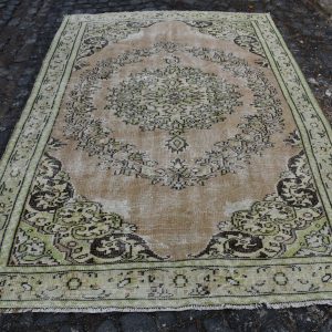 Vintage Turkish Rug TR30840 Image 1