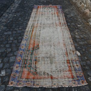 Vintage Turkish Rug TR31050 Image 1