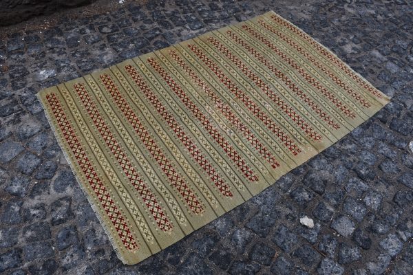 Vintage Kilim Rug TR28542 Image 2