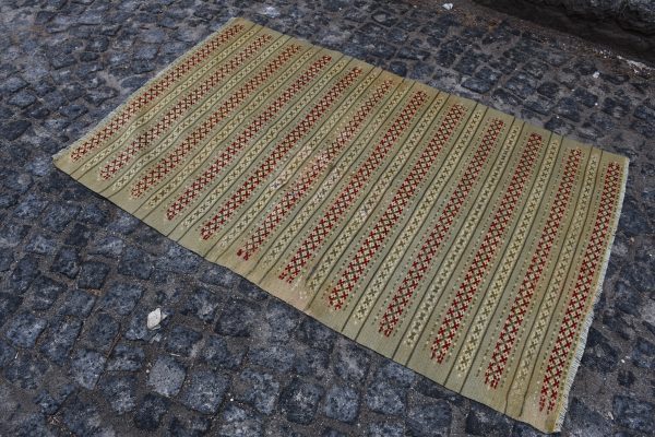 Vintage Kilim Rug TR28542 Image 3