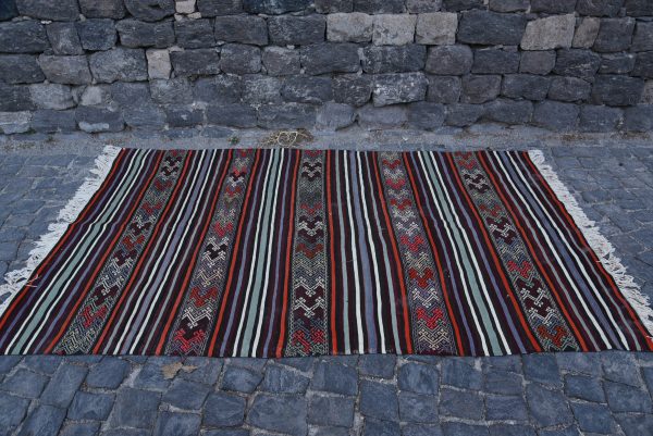 Vintage Kilim Rug TR35932 Image 4