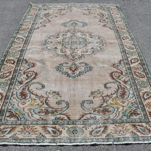 Vintage Turkish Rug TR67480 Image 1