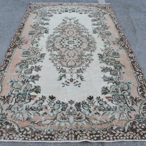 Vintage Turkish Rug TR67600 Image 1