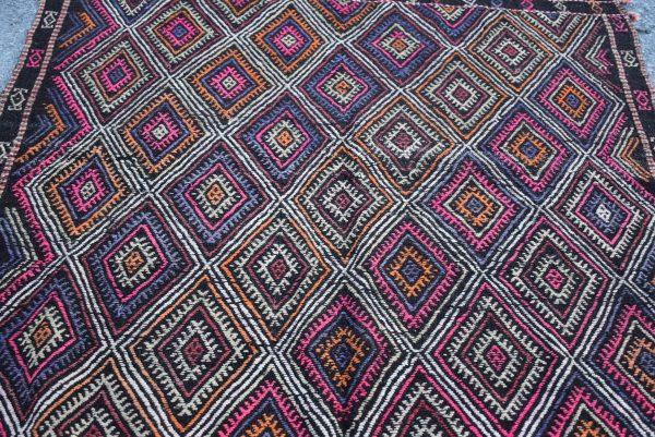 Vintage Kilim Rug TR42832 Image 5