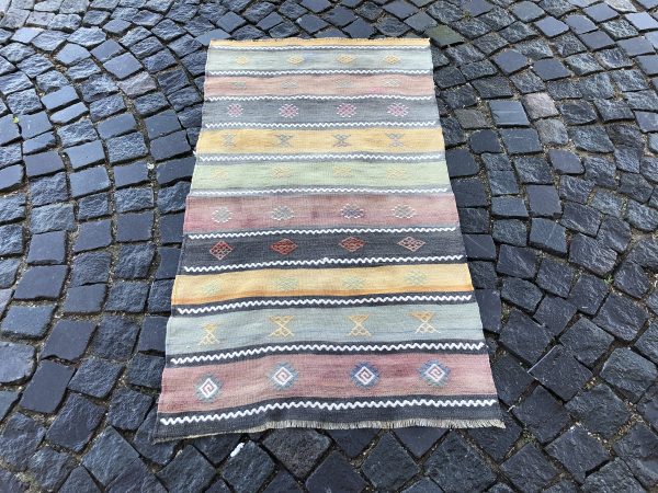 Vintage Kilim Rug TR43332 Image 2
