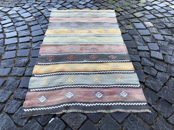 Vintage Kilim Rug TR43332 Image 4