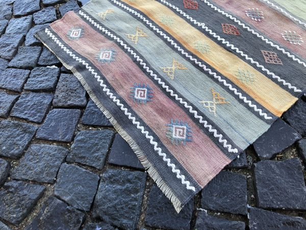 Vintage Kilim Rug TR43332 Image 6