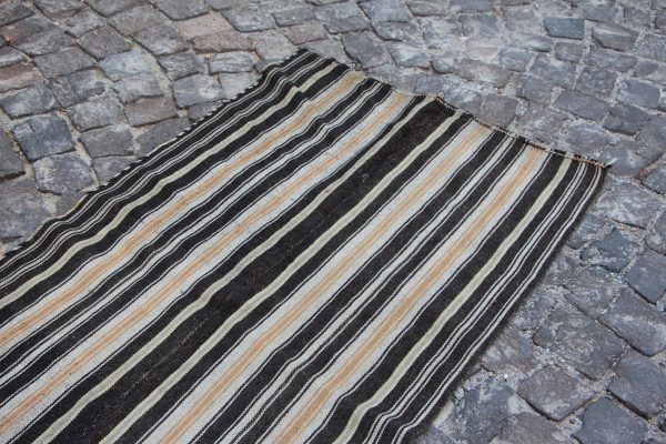 Vintage Kilim Rug TR45762 Image 4
