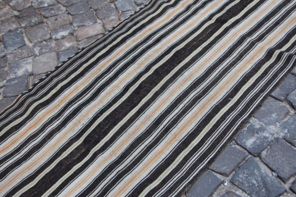 Vintage Kilim Rug TR45762 Image 5