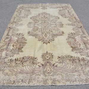 Vintage Turkish Rug TR79570 Image 1