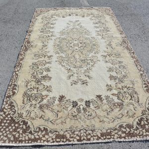 Vintage Turkish Rug TR79860 Image 1