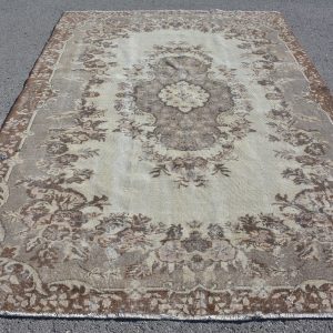 Vintage Turkish Rug TR79910 Image 1
