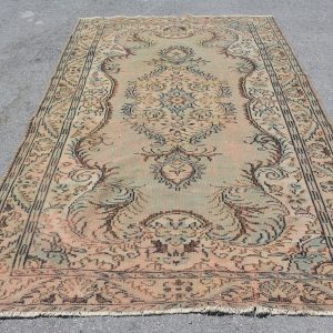 Vintage Turkish Rug TR80290 Image 1