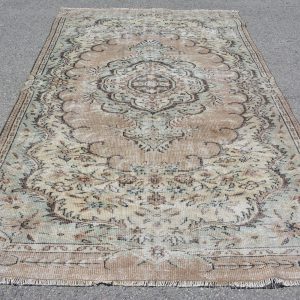 Vintage Turkish Rug TR80790 Image 1
