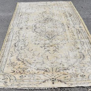 5.9 ft. x 9.3 ft. Vintage Turkish Rug TR93890 Image 1