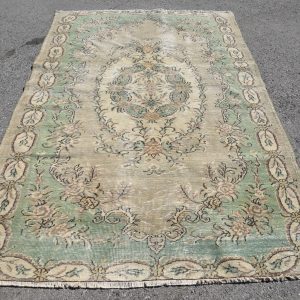 5.7 ft. x 9 ft. Vintage Turkish Rug TR34995 Image 1
