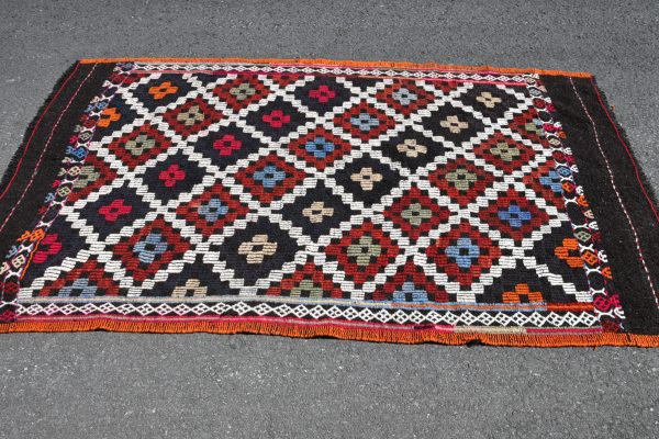 4.7 ft. x 6.9 ft. Vintage Kilim Rug TR46662 Image 4