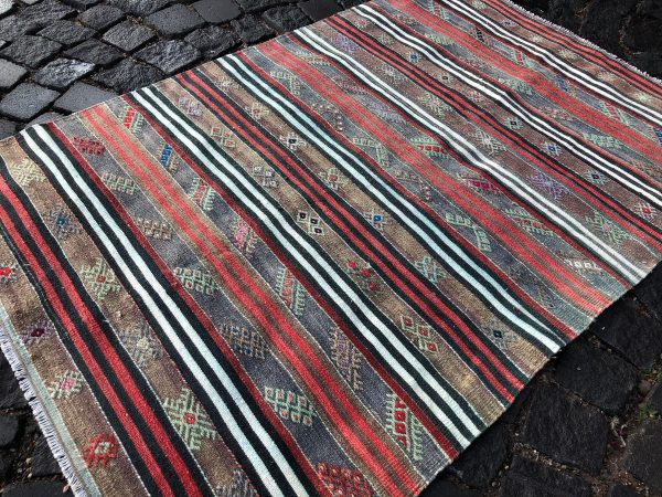 3.2 ft. x 4.7 ft. Vintage Kilim Rug TR49482 Image 2