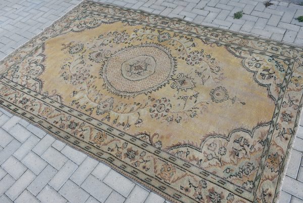 5.7 ft. x 9 ft. Vintage Turkish Rug TR67265 Image 4