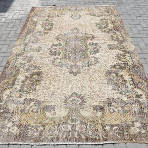 5.7 ft. x 9.4 ft. Vintage Turkish Rug TR67285 Image 1