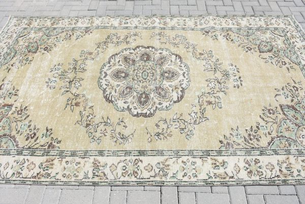 5.7 ft. x 9.9 ft. Vintage Turkish Rug TR67295 Image 3
