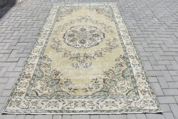 5.7 ft. x 9.9 ft. Vintage Turkish Rug TR67295 Image 1