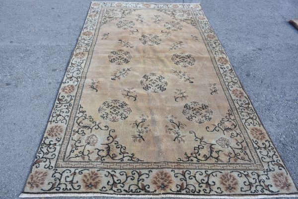 5.2 ft. x 9.4 ft. Vintage Turkish Rug TR72875 Image 1