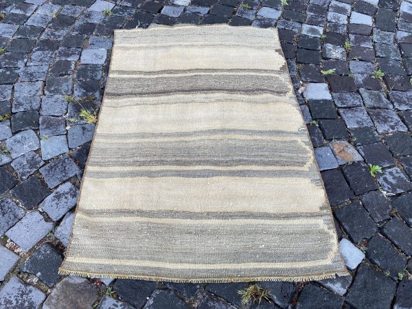 2.6 ft. x 4 ft. Vintage Kilim Rug TR52842 Image 3