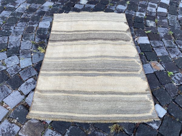 2.6 ft. x 4 ft. Vintage Kilim Rug TR52842 Image 5