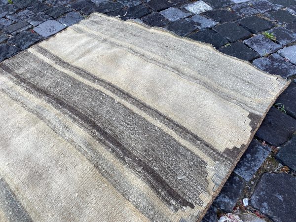 2.6 ft. x 4 ft. Vintage Kilim Rug TR52842 Image 6