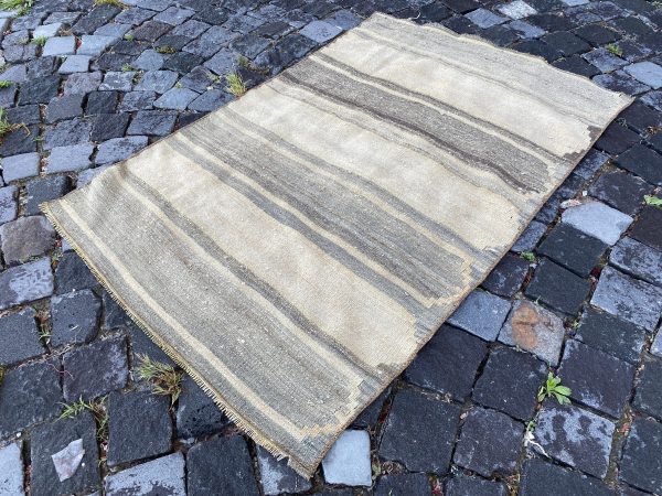 2.6 ft. x 4 ft. Vintage Kilim Rug TR52842 Image 1