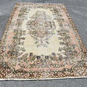 5.2 ft. x 8.8 ft. Vintage Turkish Rug TR17906 Image 1
