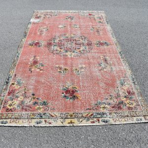 4.8 ft. x 8.9 ft. Vintage Turkish Rug TR19876 Image 1