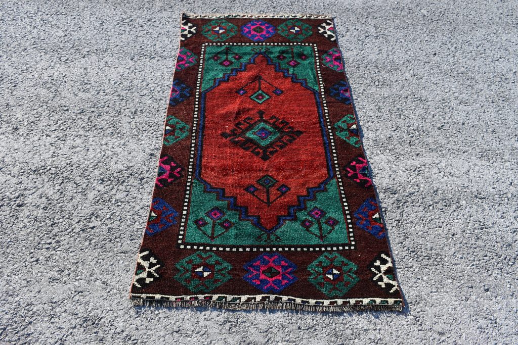 専用ですViNATAGE TURKiSH RUG 3点 2' X 3' Vintage Turkish Rug, Red - Sesina - Revival™