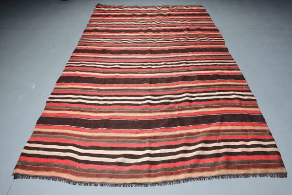 6 ft. x 9.9 ft. Vintage Kilim Rug TR57562 Image 1