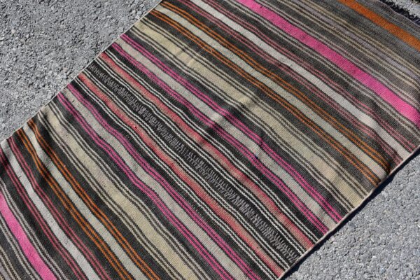 3.2 ft. x 5.1 ft. Vintage Kilim Rug TR57732 Image 5