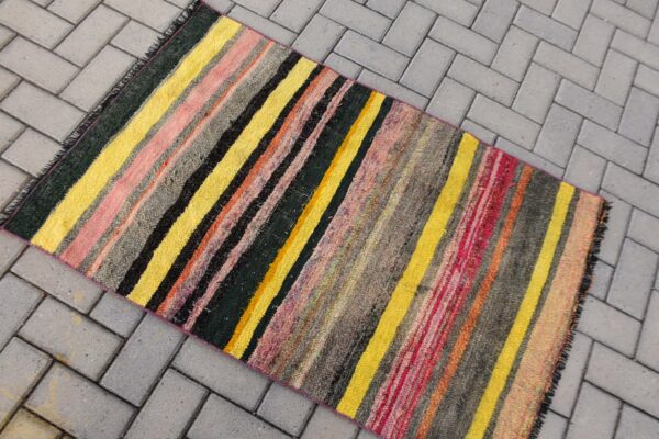 2.6 ft. x 4 ft. Vintage Kilim Rug TR58332 Image 4