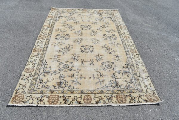 5.1 ft. x 8 ft. Vintage Turkish Rug TR92906 Image 1