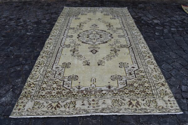 5 ft. x 9.2 ft. Vintage Turkish Rug TR95106 Image 1
