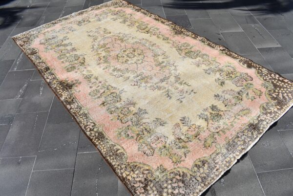 5.7 ft. x 9.7 ft. Vintage Turkish Rug TR00367 Image 3