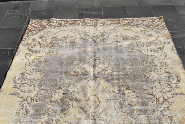 5.2 ft. x 9.5 ft. Vintage Turkish Rug TR00377 Image 4