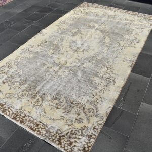 5.2 ft. x 9.5 ft. Vintage Turkish Rug TR00377 Image 1