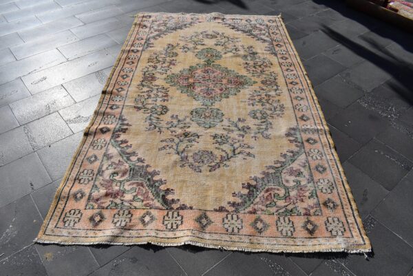 5.2 ft. x 8.8 ft. Vintage Turkish Rug TR00457 Image 2