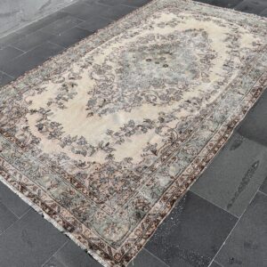 5.8 ft. x 9.7 ft. Vintage Turkish Rug TR00507 Image 1