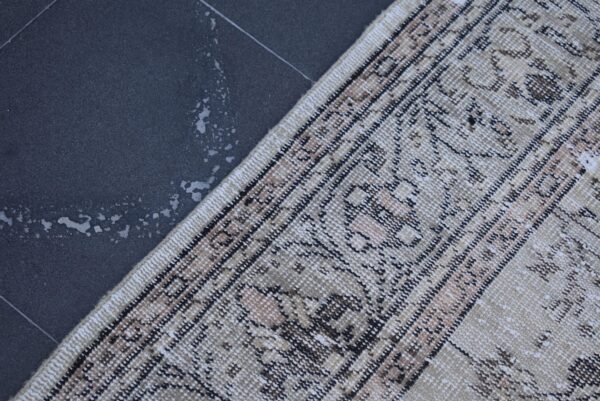 6.9 ft. x 10.8 ft. Vintage Turkish Rug TR00547 Image 6