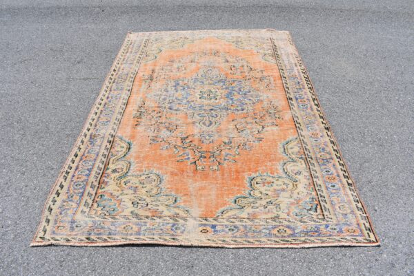5.7 ft. x 8.6 ft. Vintage Turkish Rug TR00557 Image 2